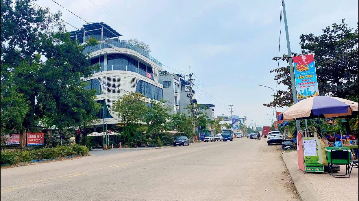 🟡 CHÍNH CHỦ GỬI BÁN – TỔ 2 CHI ĐÔNG
🏃‍♂️ Cần tiền giải quyết công việc nên bán nhanh
🏡 Diện tích - 81,2m²
🚗ô tô vào đất khu dân cư đông đúc.
📍 Cách chợ, trường C1–2–3 chỉ vài phút, gần KCN Quang Minh