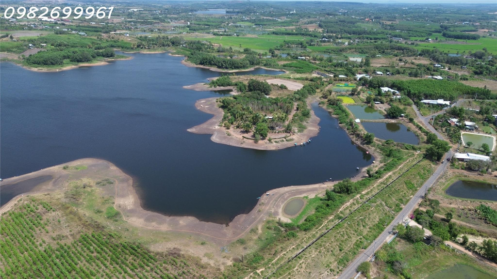 MẶT TIỀN NHỰA – VIEW HỒ TRIỆU ĐÔ – GIÁ 870 TRIỆU