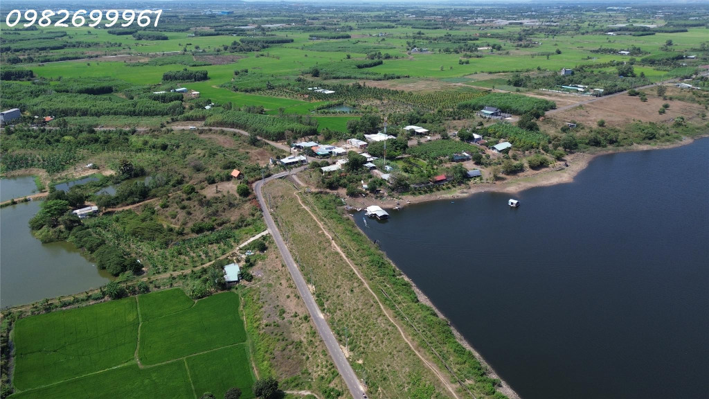 MẶT TIỀN NHỰA – VIEW HỒ TRIỆU ĐÔ – giá 6tr m2