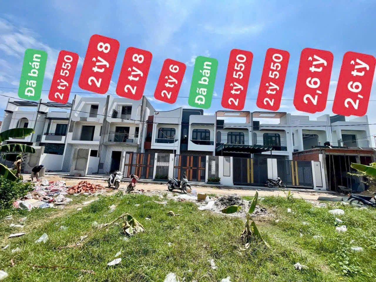 Bán 8 căn nhà xây đồng bộ 1/ đường Chợ Chiều, thị trấn Đức Hòa dt 110m2 giá từ 2,55 tỷ đến 2,8 tỷ 1 căn