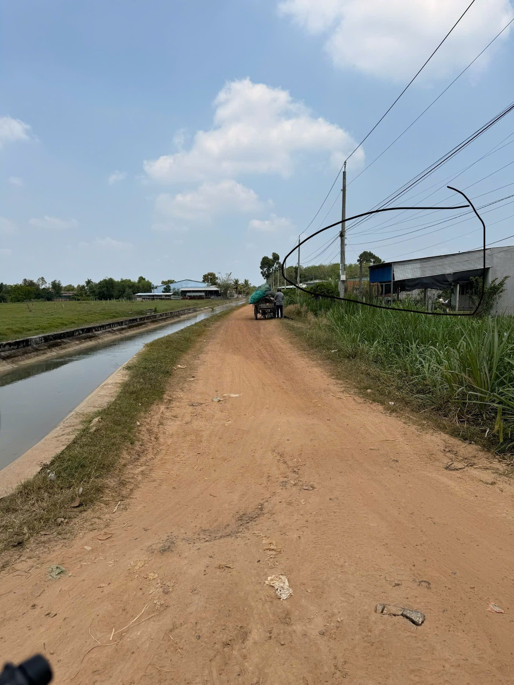 Nhà chính chủ cần bán ở DMC tay ninh ( có nhà cấp 4)