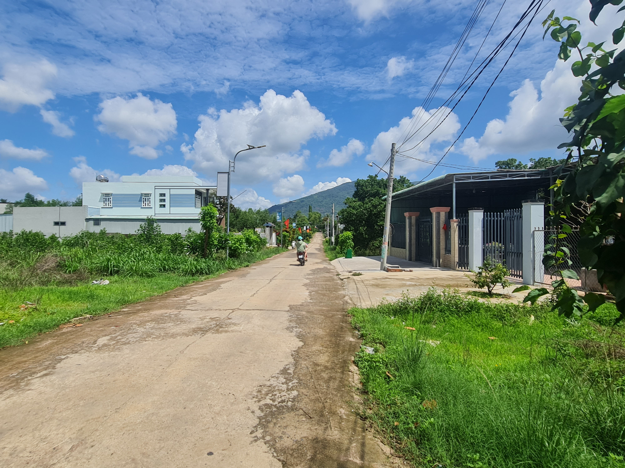 Bán đất mt đường nguyễn an ninh TT gia ray giá 780 tr