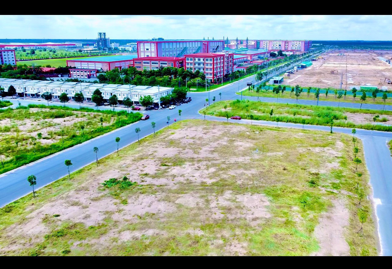 Chủ thu vôn bán lẹ lô 5x30. Full thổ. Vị trí siêu đẹp nằm ngay đối diện cổng cty  - KCN Bàu Bàng - Bình Dương