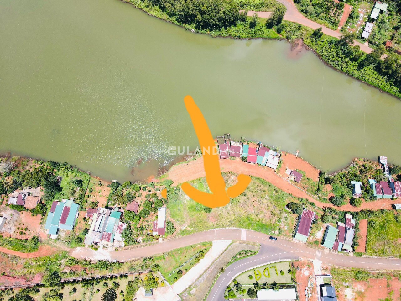Bán Đất Wiev sông 2000 m2 Giá 10 Tỷ. Lâm Đồng