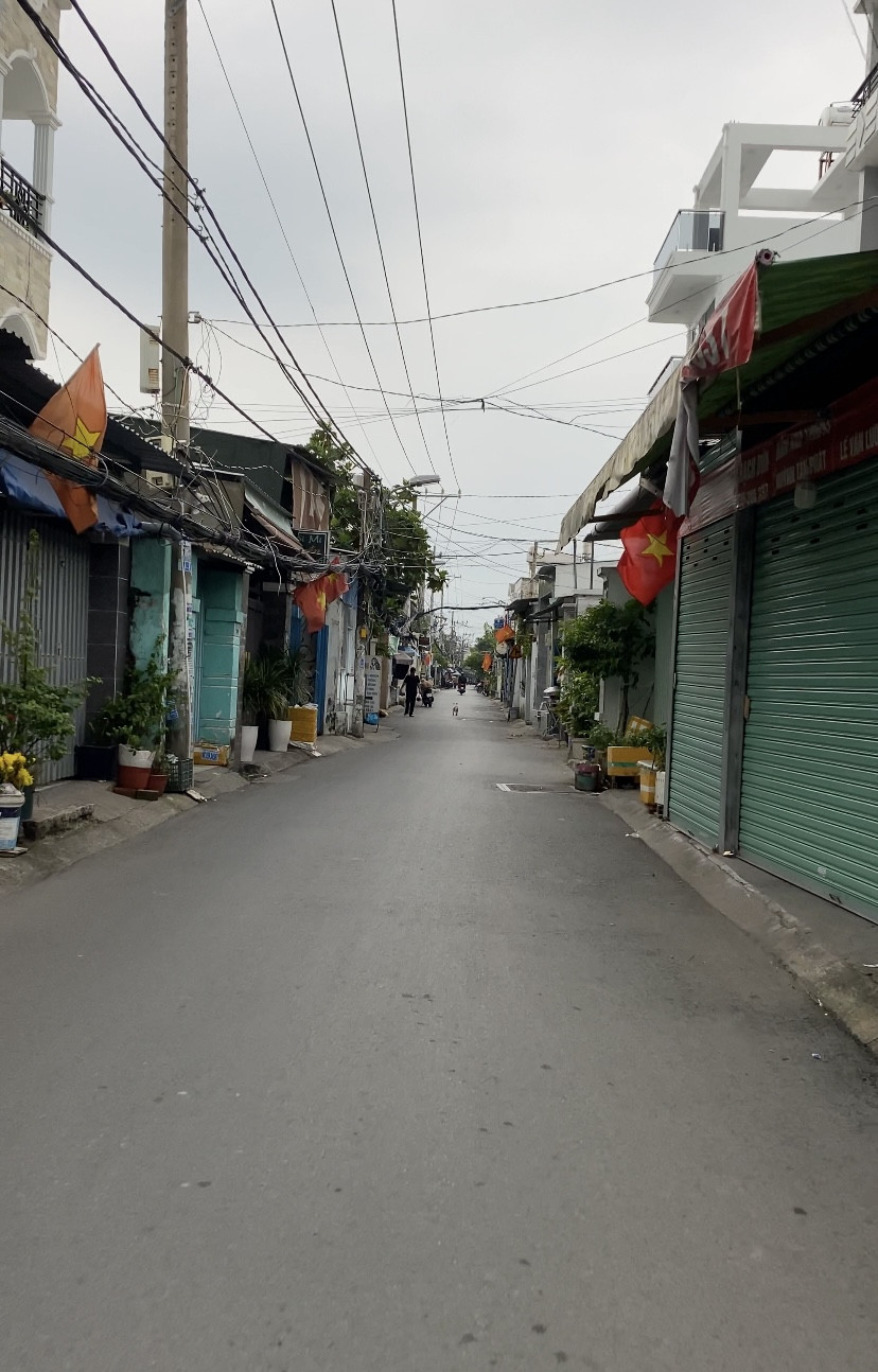 Đất thổ cư ngay Thị Trấn Nhà Bè; 4x16m (xây 4 tầng) không quy hoạch; hỗ trợ vay