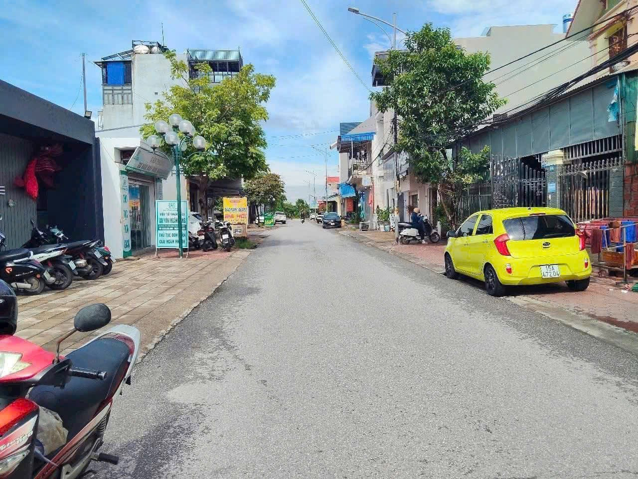 Bán 100 m Gò Gai Núi Đèo . Khu vực kinh doanh buôn bán sầm uất . L/ h:076.231.9990 e Thúy