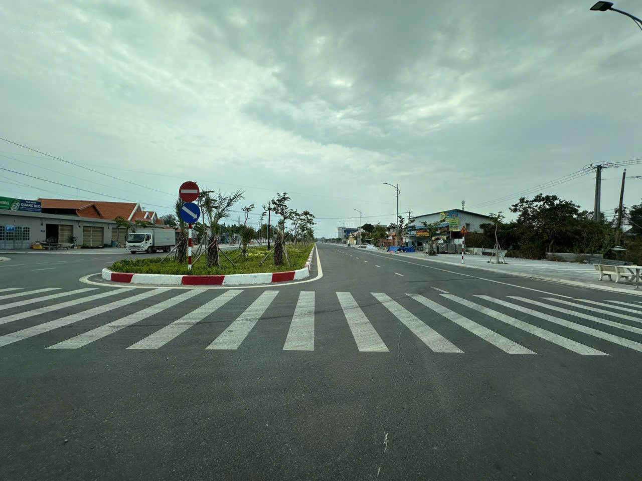 CHÍNH CHỦ BÁN ĐẤT THỔ CƯ SẴN SỔ NGAY MẶT TIỀN TRẦN HƯNG ĐẠO-PHÚ MỸ