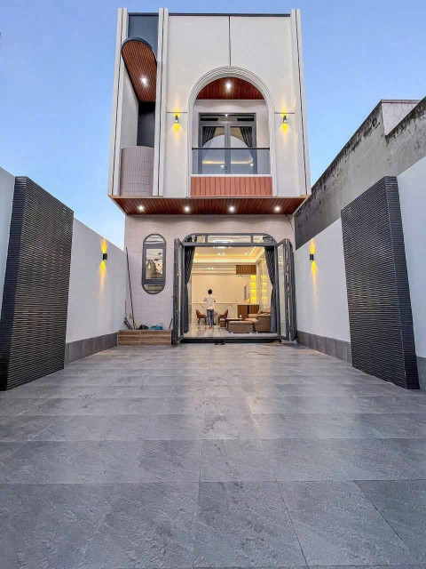 Chủ cần tiền nên bán gấp căn nhà 1 trệt 1 lầu 90m² ngay Chợ Đệm