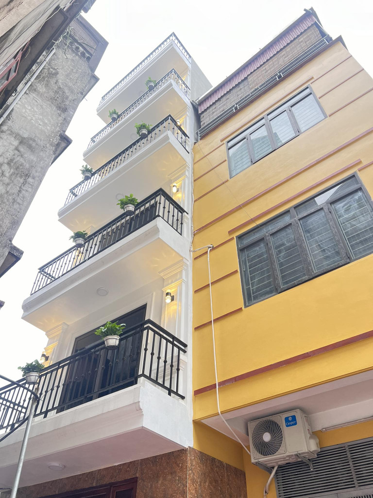 Bán nhà trung tâm Trạm Trôi, gần Lai Xá 32M 5 Tầng, 3P Ngủ, ô tô đỗ giá 4.2 tỷ