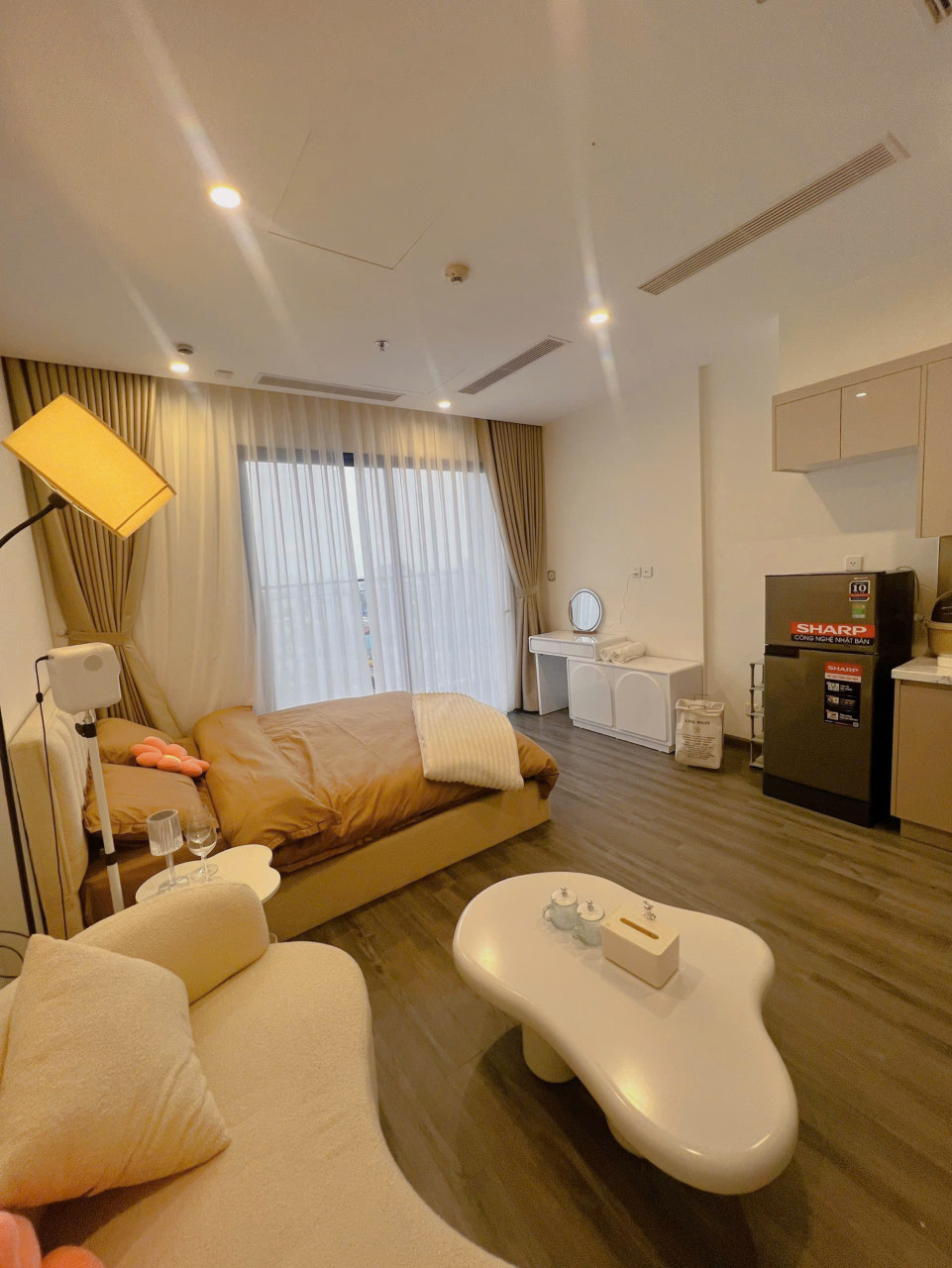 Cần bán căn studio Vinhomes Ocenpark phân khu cao cấp r1.01 giá 1.9tỷ - LH 0933598666