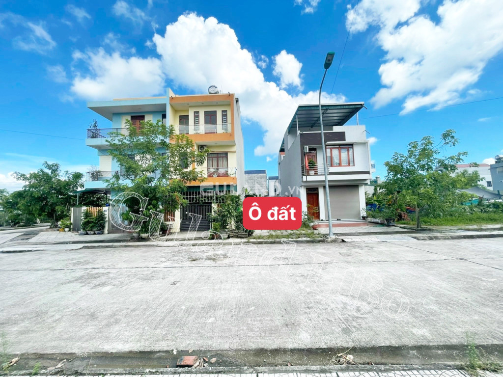 Đất Gần Khách Sạn Rosa - Hoành Bồ