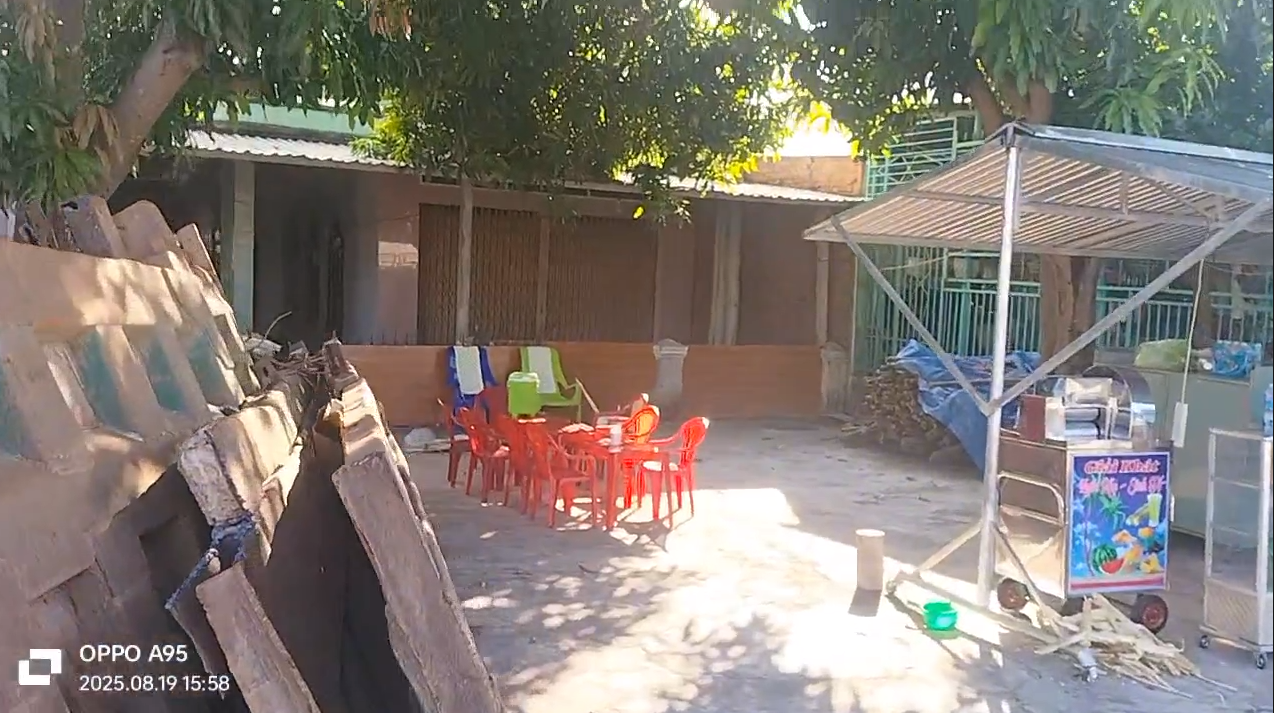 Cần Bán Nhà Gấp Thuận Tiện Kinh Doanh Mặt Đường QL1A