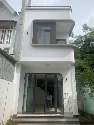 Bán nhà 3 tầng Linh Xuân Thủ Đức – 120m² có sân rộng – giá 6.9 tỷ