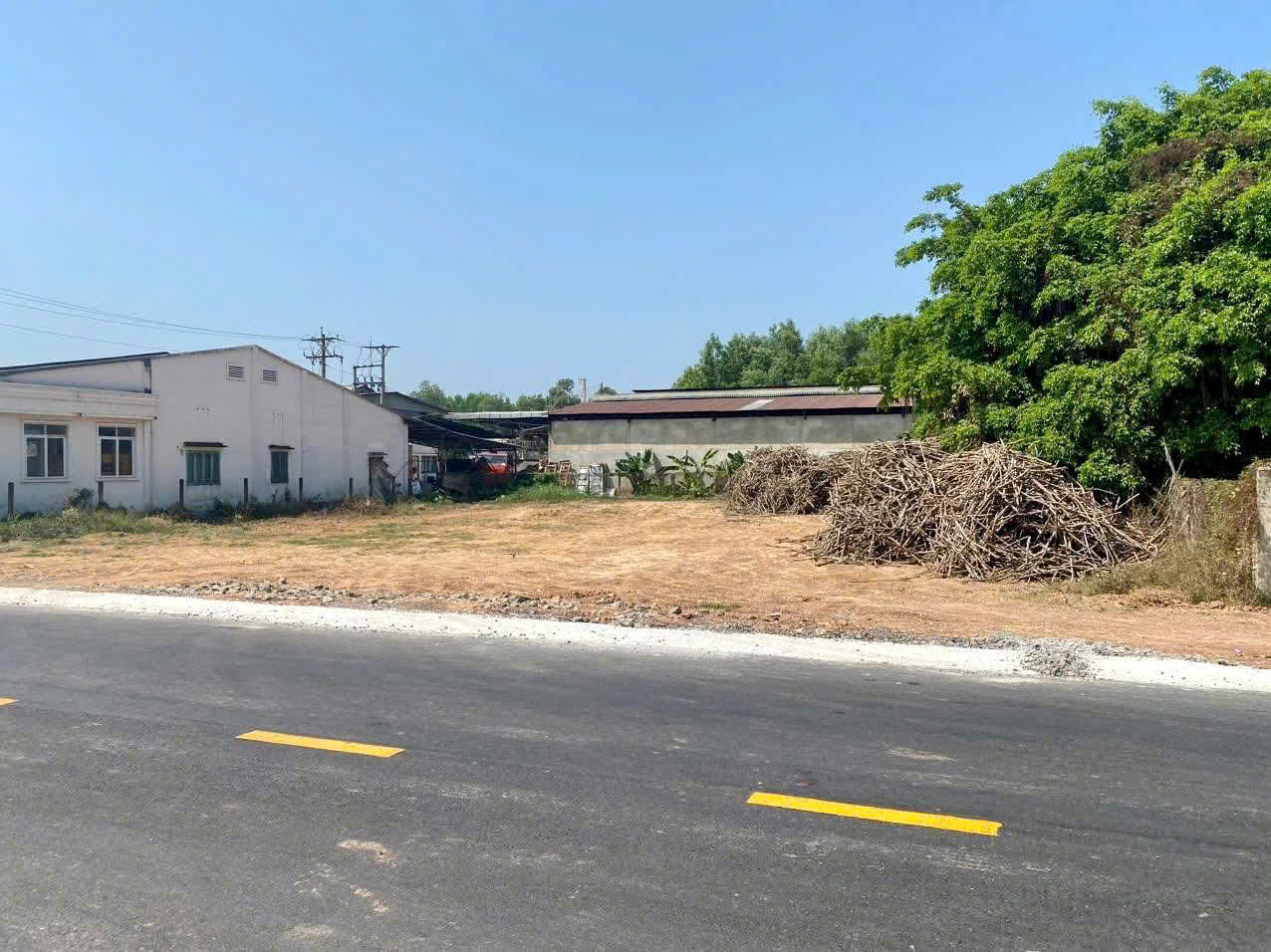 KD THUA LỖ BÁN GẤP 257M2 ĐẤT THỔ CƯ, SỔ RIÊNG SÁT CHỢ, TRƯỜNG HỌC ĐÔNG DÂN. GIÁ 275TR