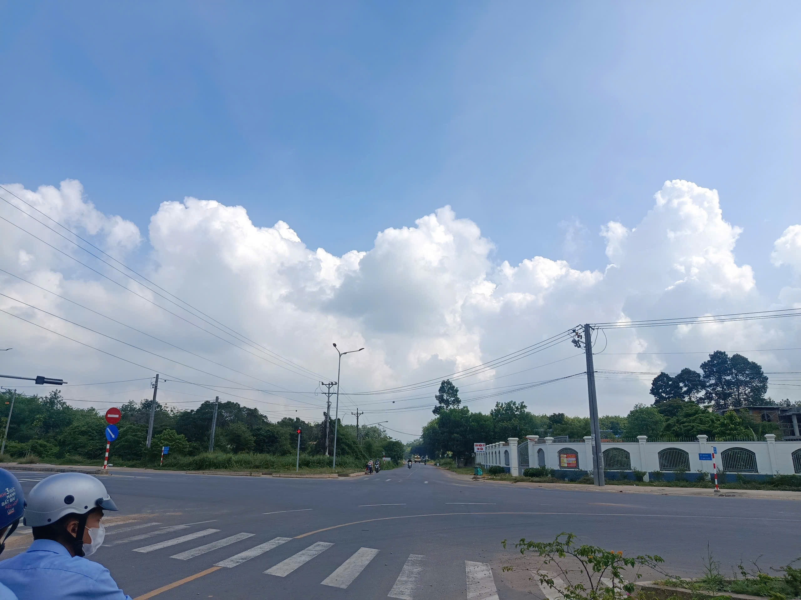 Chủ gửi bán lô đất 520m2, Ngang 10m, Sổ Hồng Riêng, Dân cư đông, Tiện kinh doanh nhà trọ hoặc làm xưởng