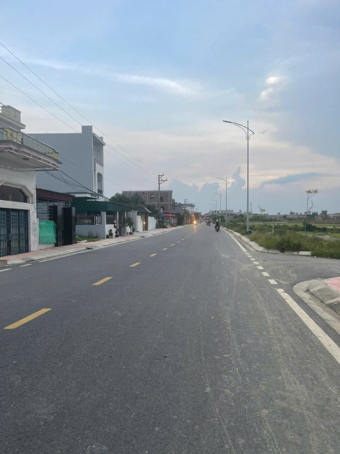 Bán đất 149m² ngang 5m. mặt đường 305. giá 4.5 tỷ Xã An Quang( Quốc Tuấn). liên hệ 0362558882