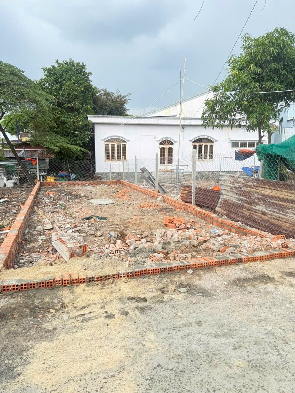 Bán đất 5,1*17m sau chợ Đại Hải. Mt nhựa thông. Bà điểm hóc môn