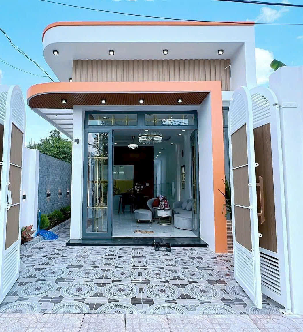 BÁN NHÀ NGAY CẦU BẠCH ĐẰNG– CHỢ TÂN UYÊN 
NHÀ XÂY HOÀN THIỆN - TẾT DỌN VỀ Ở THÔI