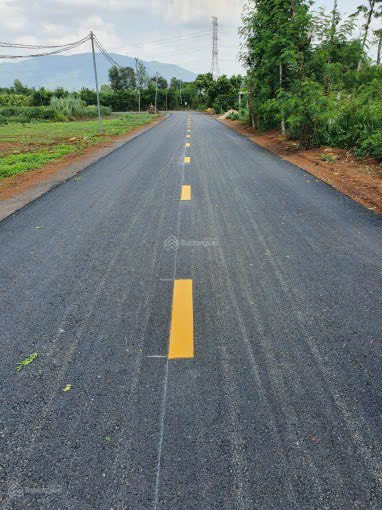 Cần bán 3600m2 đất vườn tại  xã Bảo Quang  cùng 1 mảnh tách ra 2 mảnh chỉ 2.x tỷ.