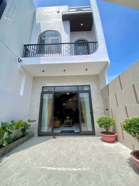 Vợ chồng ly hôn cần bán nhà 1 trệt 1 lầu gần khu chung cư An Phú Tây Giá 1ty270 để chia tài sản.