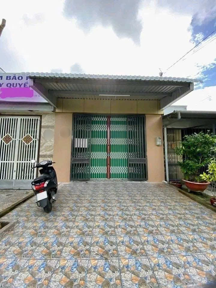 Bán gấp ngay Bình Chánh sát chợ Hưng Long shr