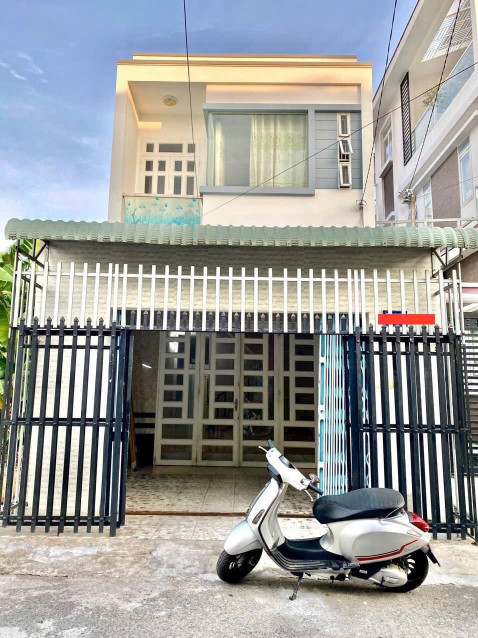 Cần Bán căn nhà tâm huyết sau lưng chợ Bình Chánh