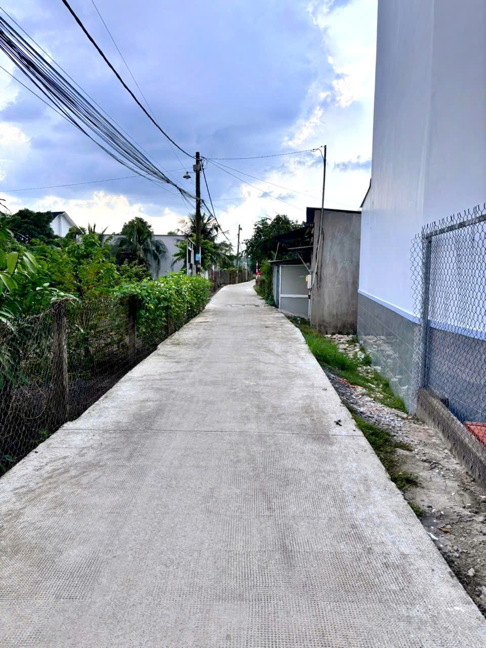 CẦN BÁN 137M2 NHÀ 1 TẤM HẺM THÔNG XE HƠI TẬN NHÀ