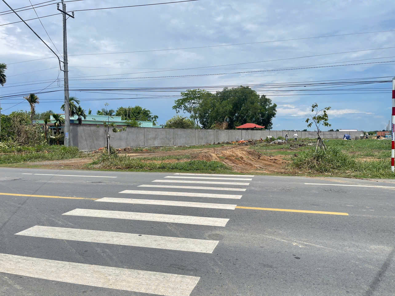 BÁN ĐẤT MT QL50. SHR. CÔNG CHỨNG SANG TÊN NGAY. 450TR/100M2