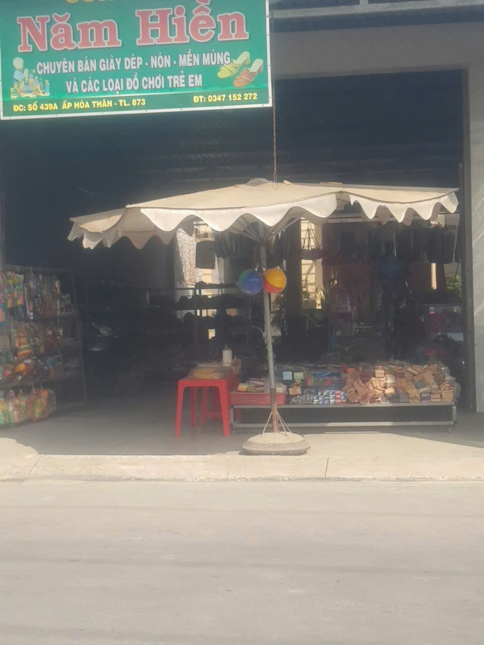 Nhà ngay chợ mặt tiền tỉnh lô tiện kinh doanh buôn bán