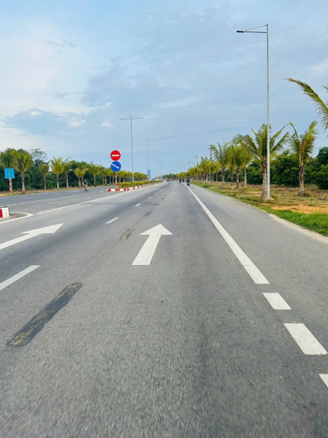 Bán đất 300m² ngang 11m giá 299 triệu tại Xã Bình Dương Huyện Thăng Bình