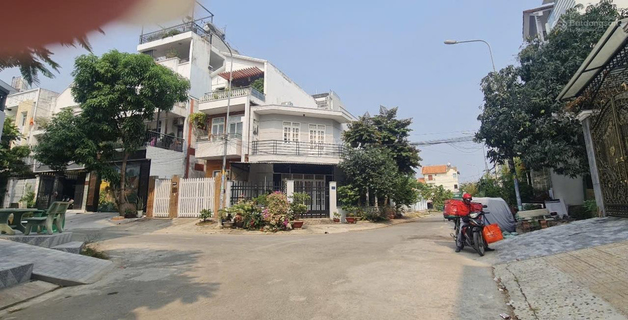 Mặt bằng kinh doanh 3 tầng giá rẻ - khu vực kinh doanh sầm uất gần Quận 8 - đường xe tải rộng 12 m