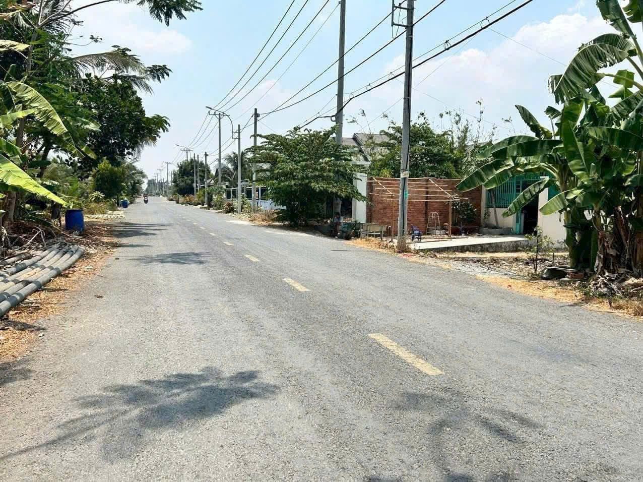 Bán đất làm kho xưởng mặt tiền đường Trương Văn Đa xã Bình Lợi huyện Bình Chánh TPHCM, DT: 26x60m.