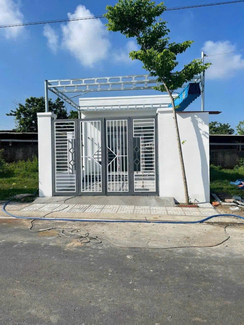 Nhà Mới 100% – Gần QL1A – Thu Nhập Ổn Định – Chỉ 1 Tỷ 550 Triệu!