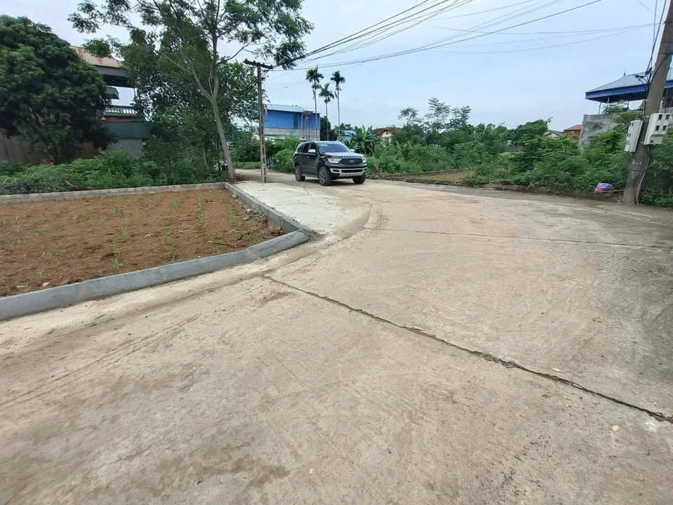 Mình chính chủ cần bán nhanh lô đất trục chính Đồi Sen sang Tân Xã