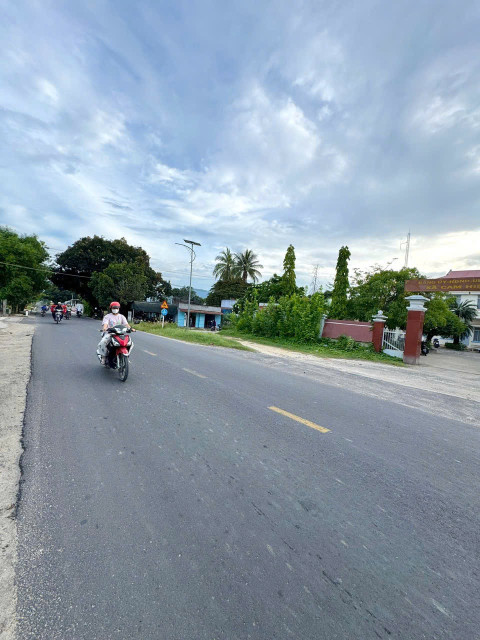 Mặt đường Lập Định Suối Môn Cam Hiệp Nam Khu An Toàn Full Thổ Cư Chỉ 9tr/m2