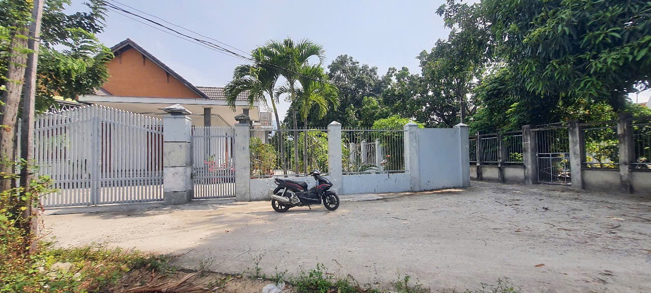 Siêu phẩm lô góc 2 mặt tiền có nhà đẹp khu an toàn Cam Hoà hơn 1000m2 cách quốc lộ chỉ 200m