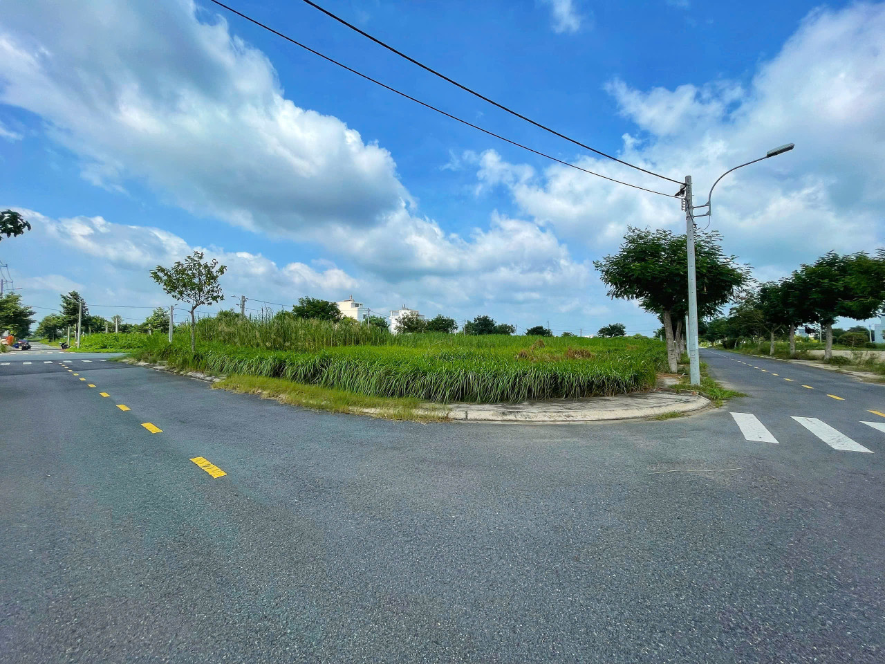 Bán đất LÔ GÓC, khu Saigon Village, 202m² ngang 10m giá 5 tỷ