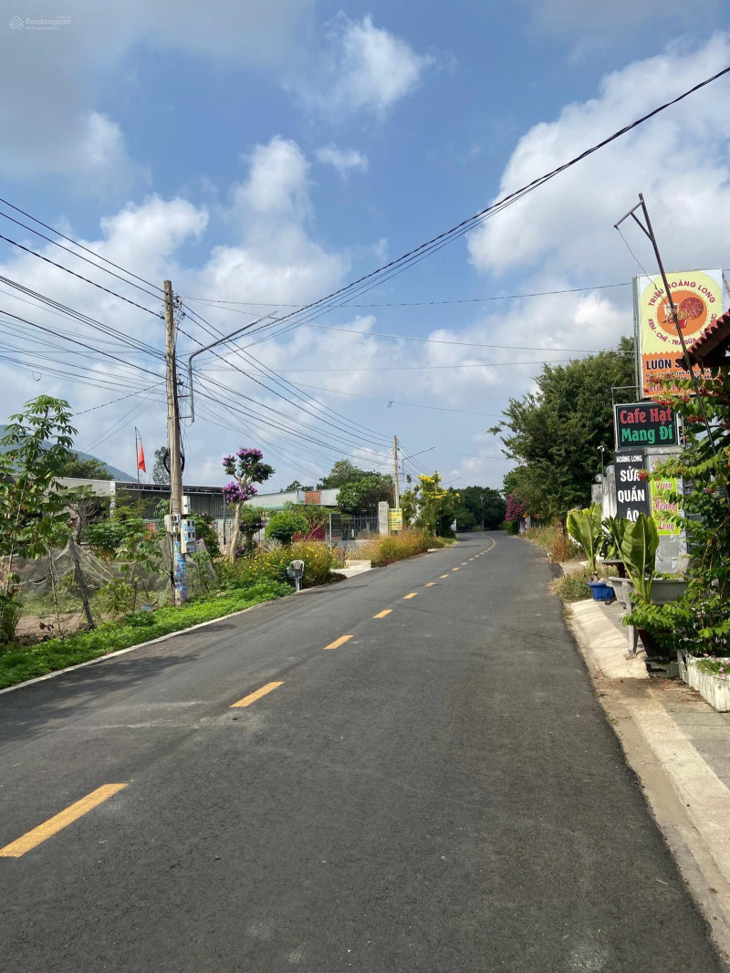 Bán đất 296,4m² ngang 6m giá 1.6 tỷ Xã Châu Pha