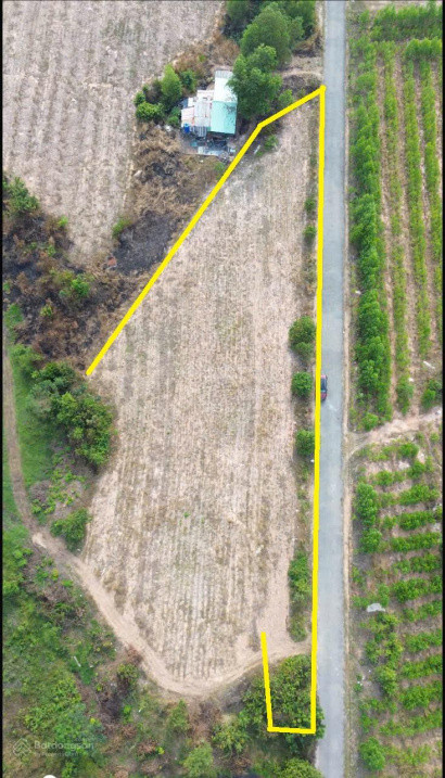 Bán đất 4200m² ngang 147m giá 7.5 tỷ Xã Châu Pha