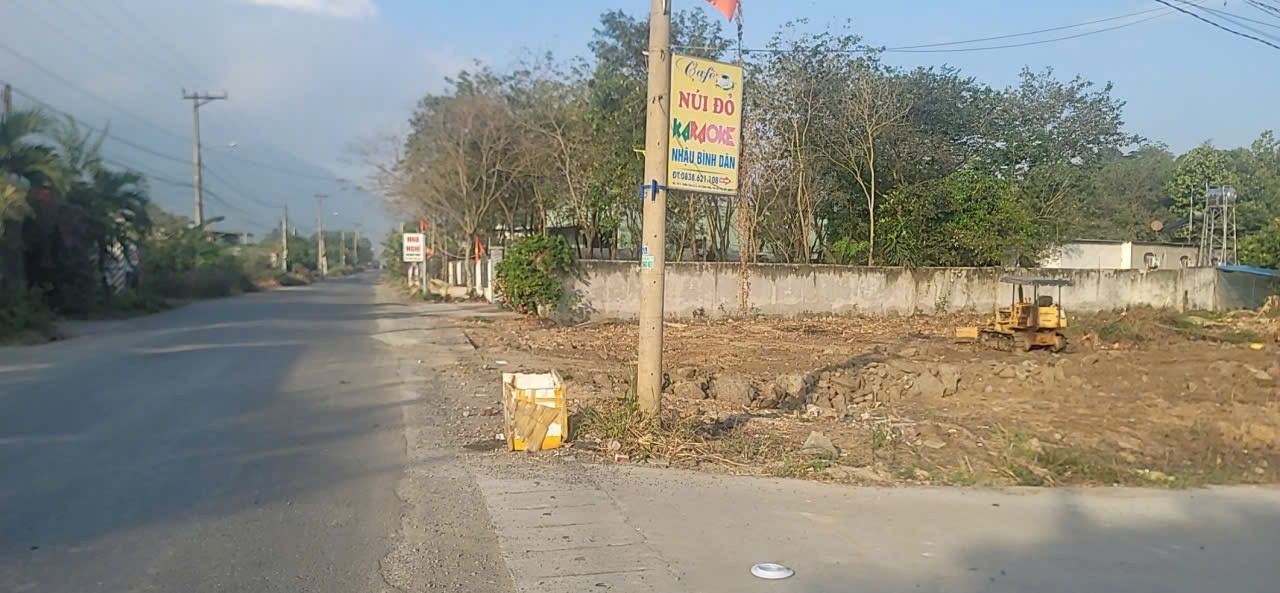 Bán đất 1.118,8m² ngang 21,6m giá 7 tỷ Xã Châu Pha
