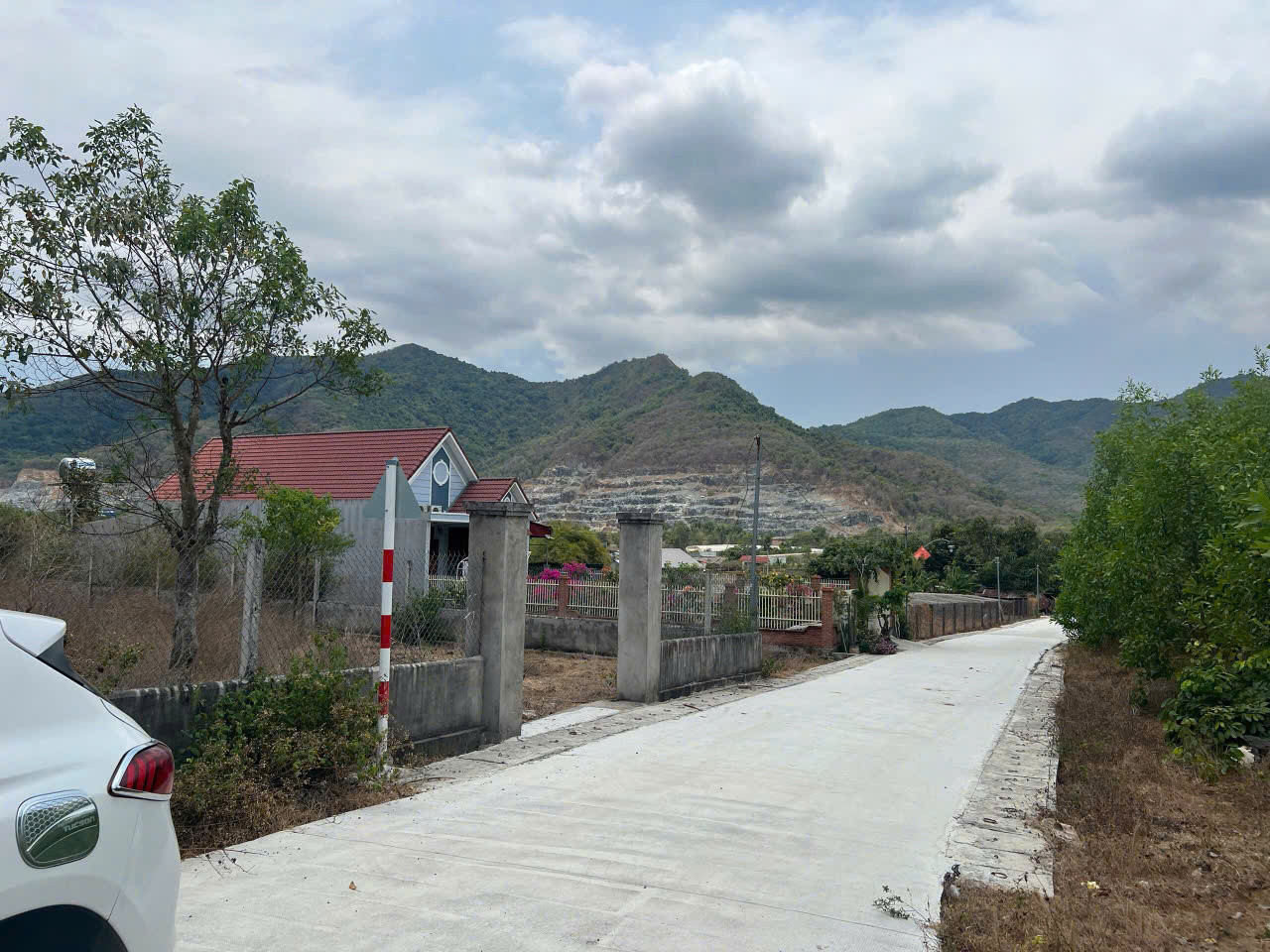 Cần bán lô đất cần bán 1.000m2 đất.taị xã châu pha TPHCM