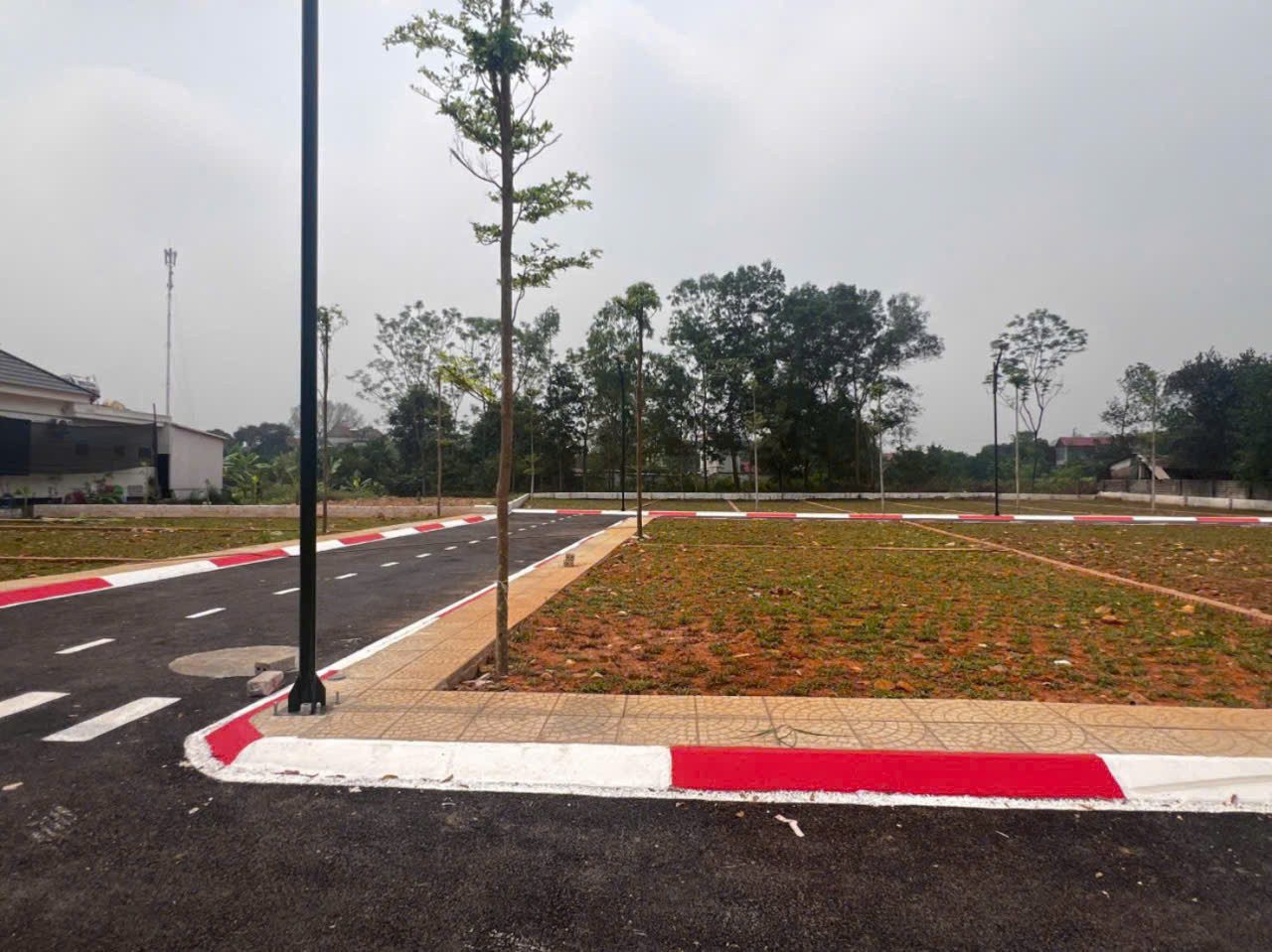 Bán 100m đối diện khu TĐC Đại Học Quốc Gia mà giá rẻ bằng nửa, Vị trí đẹp ngay gần ngã ba chợ Hòa Lạc, gần QL 21 mở rộng 80m, tiềm năng tăng giá tốt