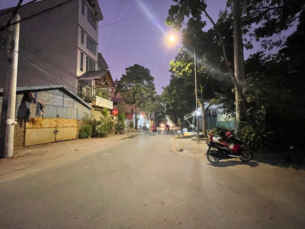 NHÀ ĐẸP DIỆN TÍCH ĐẸP, LÔ GÓC 2 MẶT TIỀN, Ô TÔ VÀO NHÀ NGÕ THÔNG TỨ TUNG