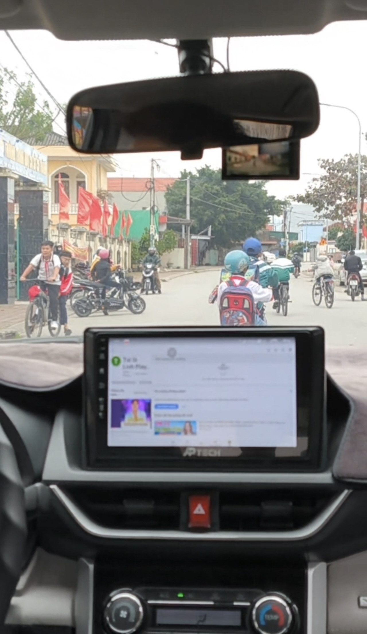 Bán đất hai mặt tiền nở hậu gần trường học.