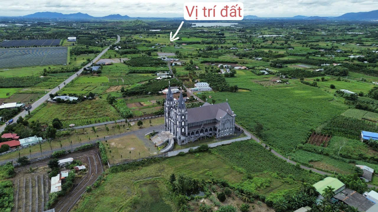 11x47m phủ full hồng gần Nhà Thờ Đá Bạc
