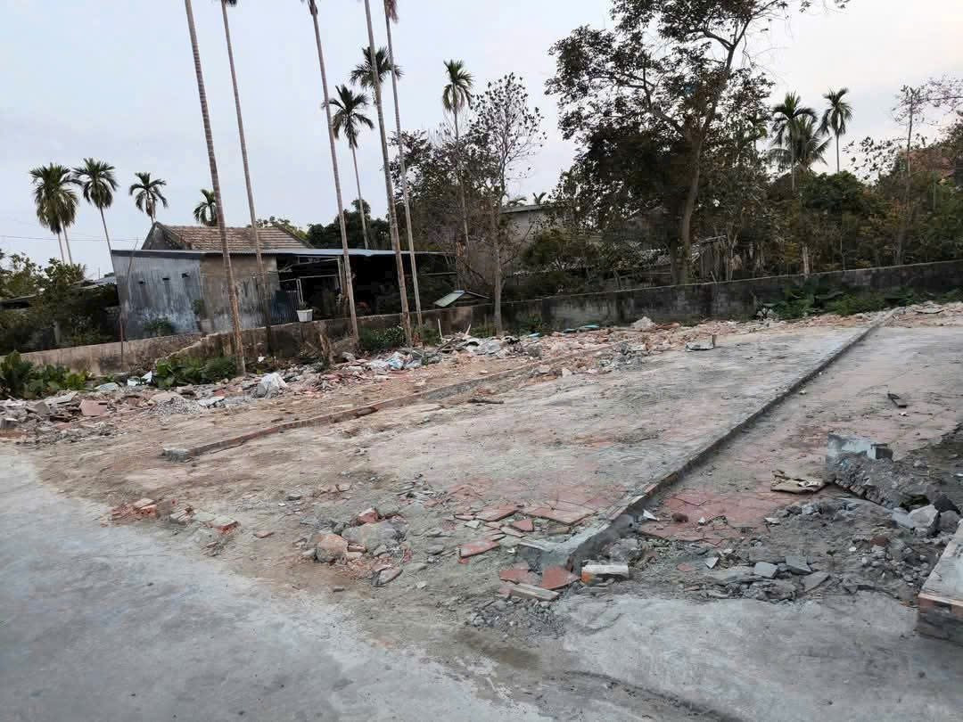 bán lô đất 71m2. Mt 4,5m. giá 1050 tỷ. tại Đặng Cương , An Dương. liên hệ 0362558882