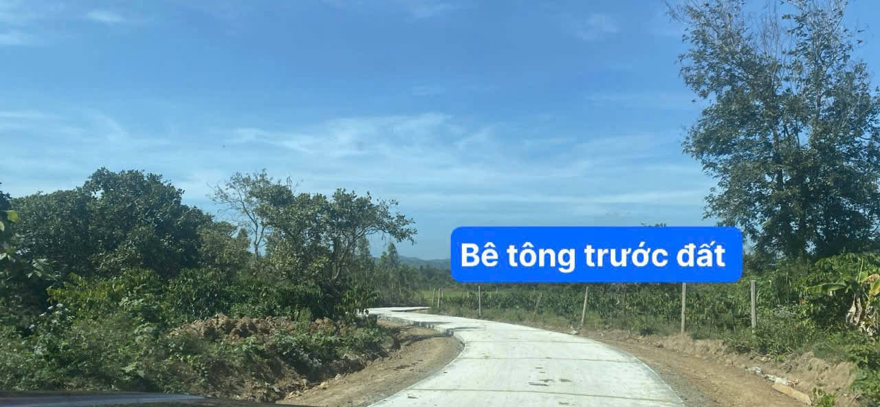 Mặt tiền bê tong - KDC - hơn 500m2