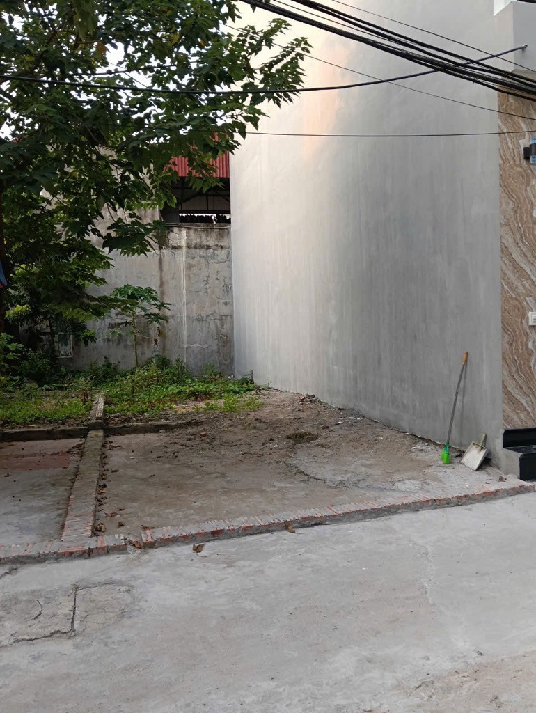 Bán đất Ỷ Lan 50m, giá 3,4 tỷ. Xe ba gác phi vèo vèo. 50m hồ điều hòa bơi mát rượi.