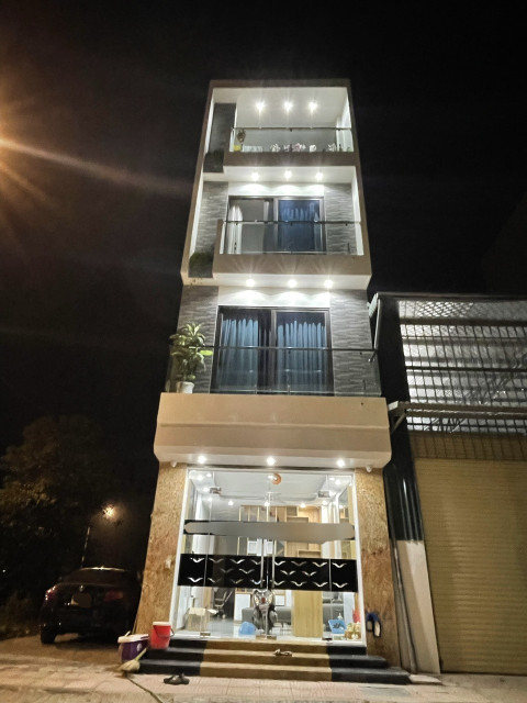 Cắt lỗ nhà mới cạnh Nhổn gara ô tô, giá 6.6 tỷ