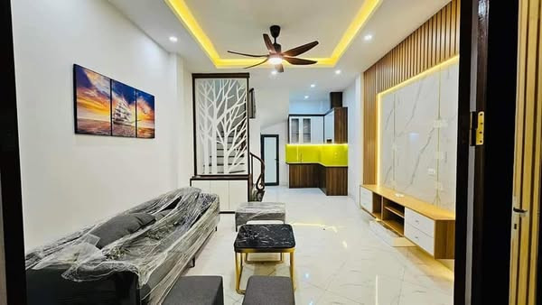 Nhà Di Trạch, Hoài Đức gần phố Nhổn, giáp khu đô thị Hinode Royal Park, xây 5 Tầng, ô tô vf3 đỗ giá nhỉnh 4 tỷ